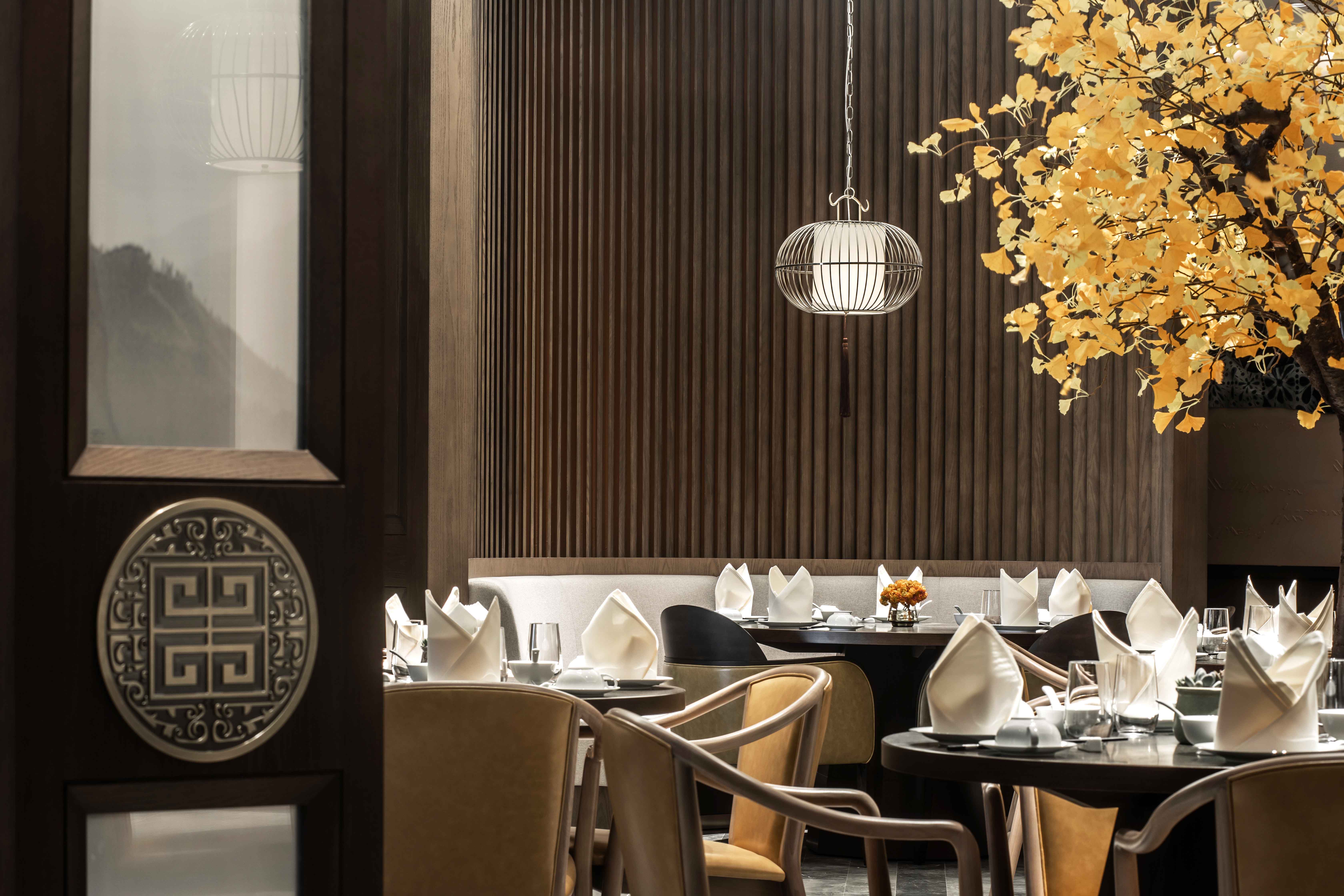 上海江桥绿地铂骊酒店餐厅家具